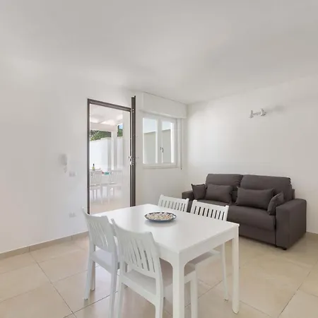 Marelena Aparthotel *