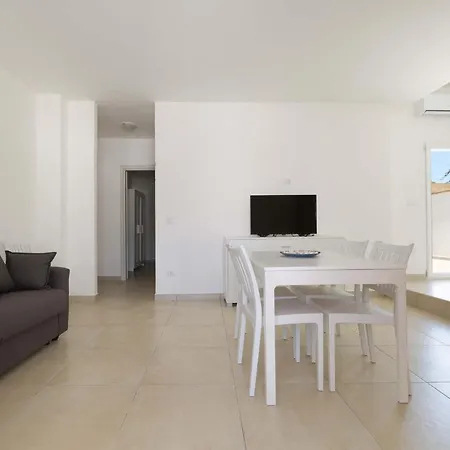 Marelena Aparthotel *