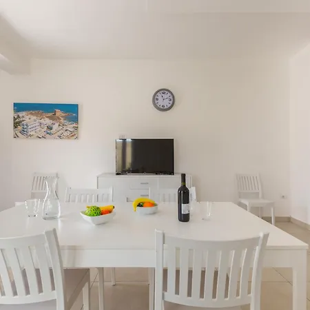 Marelena Aparthotel *